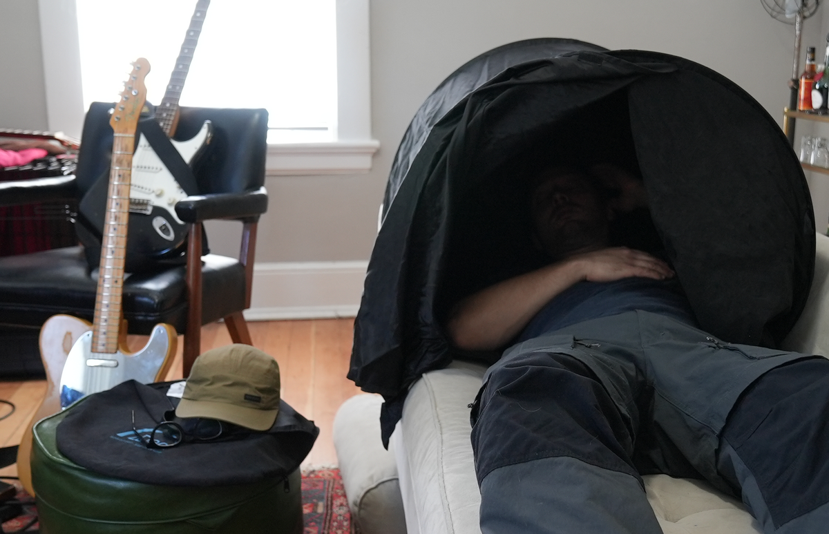 Sleeping during the day is a must for shift and night shift workers. zDen blocks light for sleep during the day